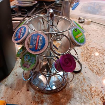 GENTLY USED KEURIG COFFEE MAKER PLUS ROTATING POD HOLDER