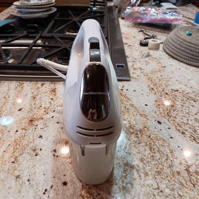ELECTRIC MIXER AND BAKEWARE