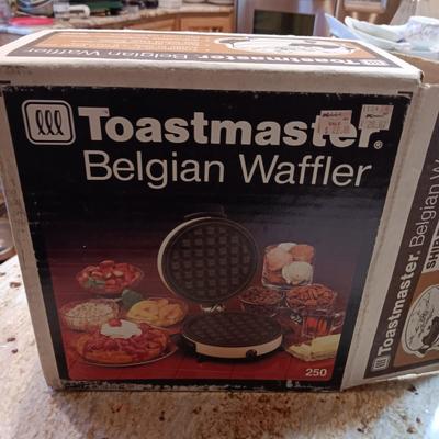 WAFFLE MAKER, 3 BOWLS AND A PLATTER