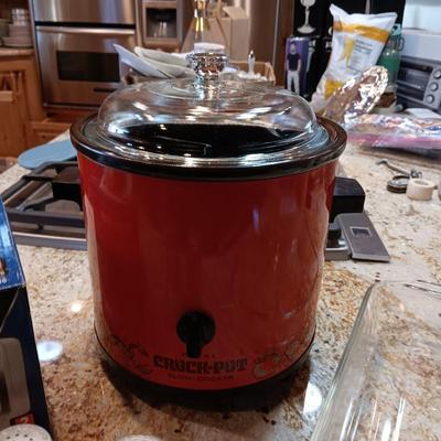 ONE TOUCH ELECTRIC CHOPPER, CROCK POT AND GLASS BAKING DISH