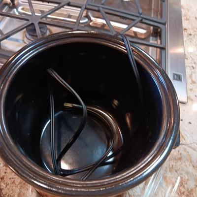 ONE TOUCH ELECTRIC CHOPPER, CROCK POT AND GLASS BAKING DISH