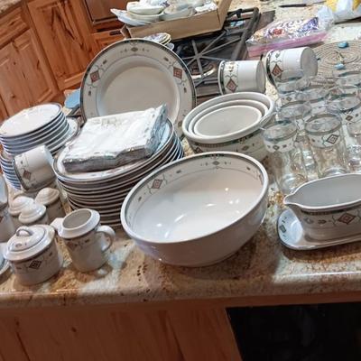 THE OTHER HALF OF THE HUGE SET OF SW STYLE STUDIO NOVA DINNERWARE