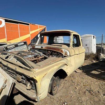 Sale Photo Thumbnail #75: #520 • Ford Truck
