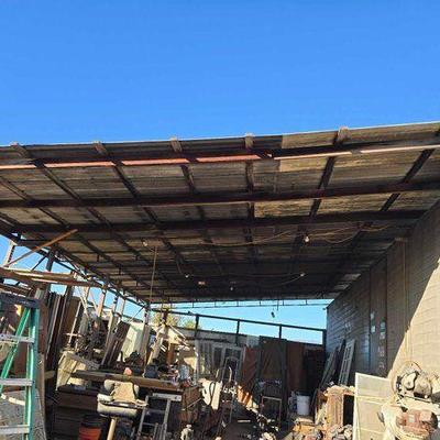 #2070 • Metal Patio Shelter
