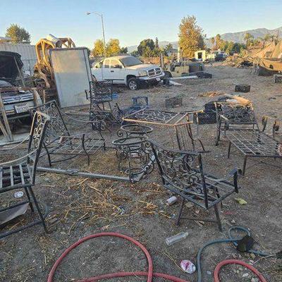 #2524 • Metal Patio Furniture
