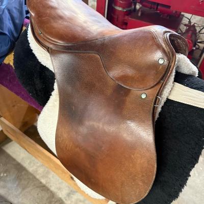 English Leather Riding Saddle w/blankets & Wood Stand