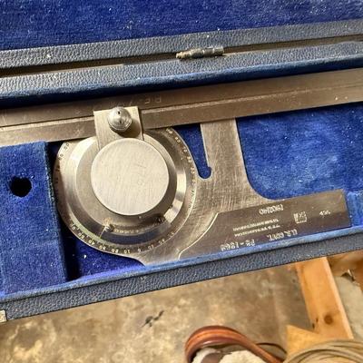Brown & Sharpe Protractor in felt lined box
