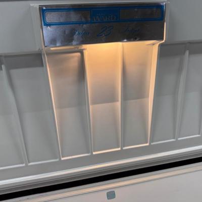 Montgomery Ward Deluxe 23 Chest Freezer Works