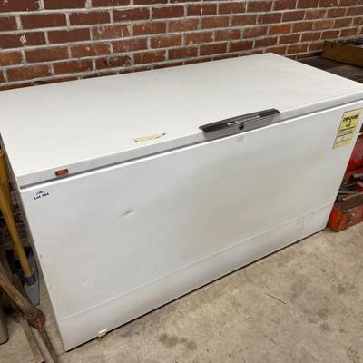 Montgomery Ward Deluxe 23 Chest Freezer Works