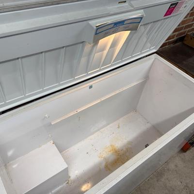 Montgomery Ward Deluxe 23 Chest Freezer Works