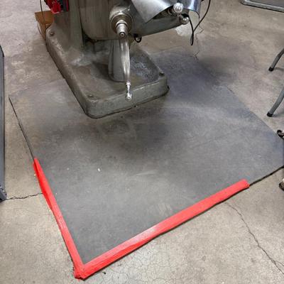 Bridgeport Turret Milling Machine w/all accessories attached