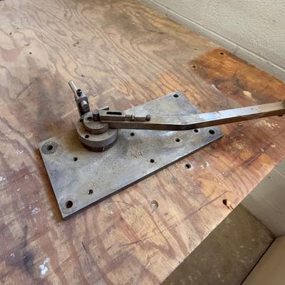 2 Steel clamps – 1 looks like for bending / other?