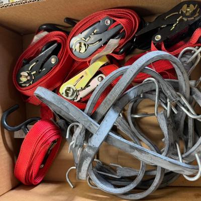 Box with Ratchet & rubber tire chain straps