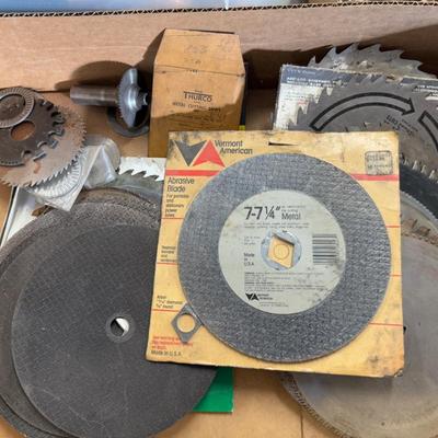 Box of various sized cutting & saw blades