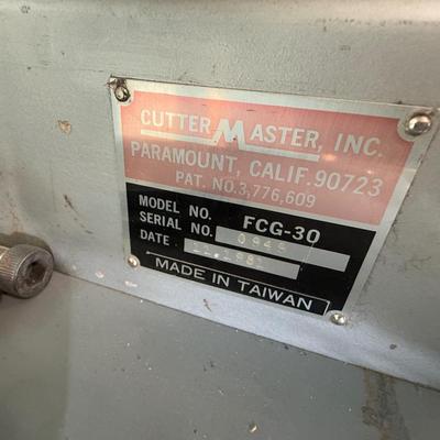 Cuttermaster Model FCG-30 Milling Machine & Cab + Box of Collets below 16