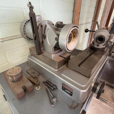 Cuttermaster Model FCG-30 Milling Machine & Cab + Box of Collets below 16