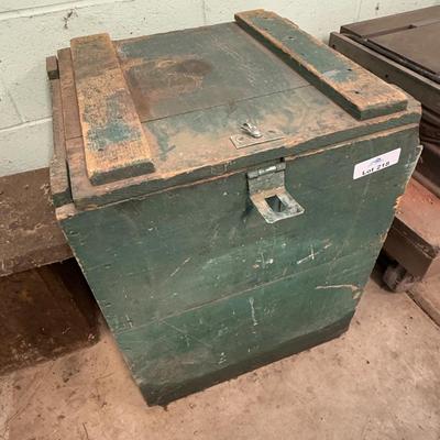 Vintage Wood green painted lift top storage crate/box