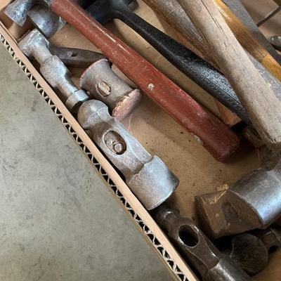 Box of Hammers – Metal finishing / Mallets