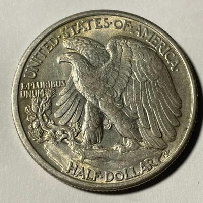 1934-P AU50 CONDITION WALKING LIBERTY SILVER HALF DOLLAR AS PICTURED. FREE DOMESTIC SHIPPING.