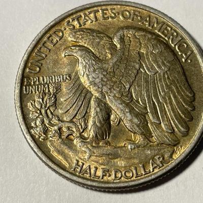 1946-P AU+ CONDITION TONED REVERSE WALKING LIBERTY SILVER HALF DOLLAR AS PICTURED. FREE DOMESTIC SHIPPING.