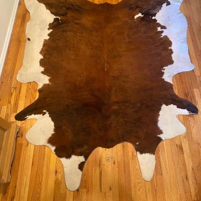 LARGE COWHIDE RUG WITH PADDING