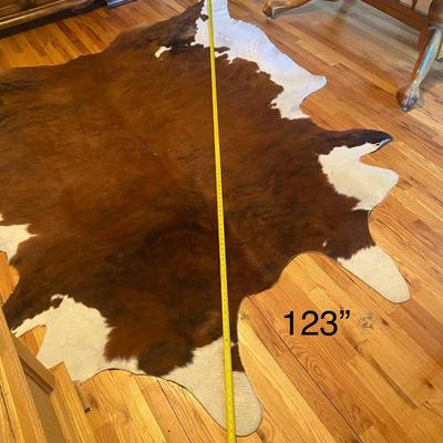 LARGE COWHIDE RUG WITH PADDING