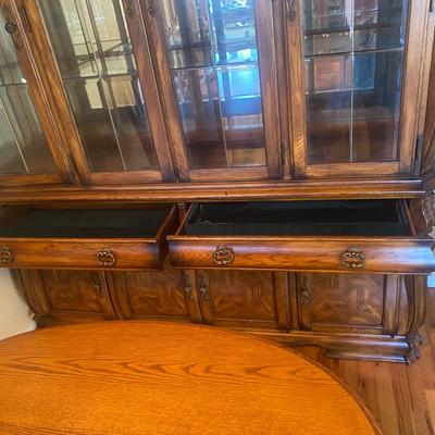 BEAUTIFUL AICO CHINA CABINET