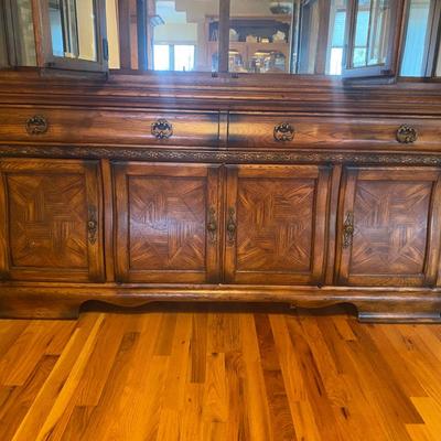 BEAUTIFUL AICO CHINA CABINET