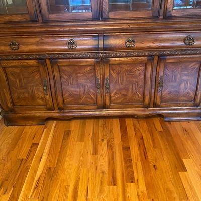 BEAUTIFUL AICO CHINA CABINET