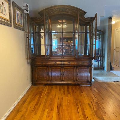 BEAUTIFUL AICO CHINA CABINET