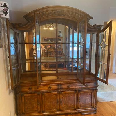 BEAUTIFUL AICO CHINA CABINET