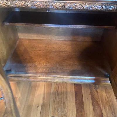 BEAUTIFUL AICO CHINA CABINET