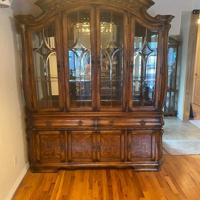 BEAUTIFUL AICO CHINA CABINET