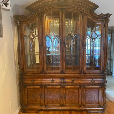 BEAUTIFUL AICO CHINA CABINET