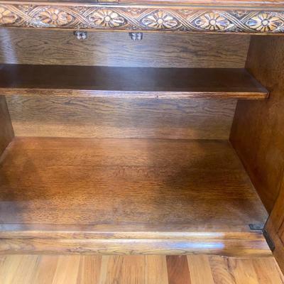 BEAUTIFUL AICO CHINA CABINET