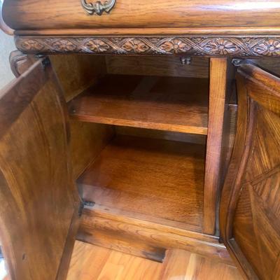 BEAUTIFUL AICO CHINA CABINET