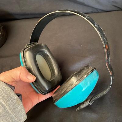 Remington Blue Rock Targets, Steel Targets and Ear Protectors (DR-SS)