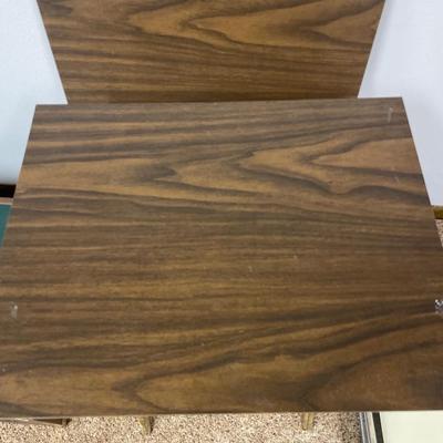 2 TV trays