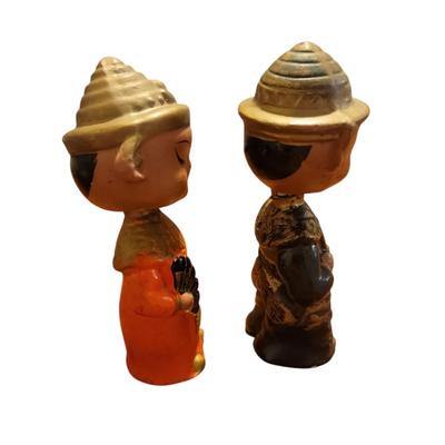 Vtg Bobble head asian couple salt and pepper shakers