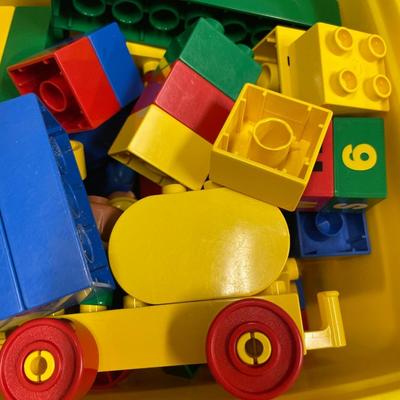 Duplo & k’Nex toys