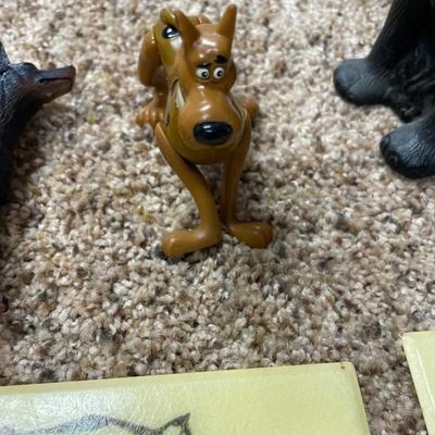 Vintage dog wall decor and plastic dogs with Scooby