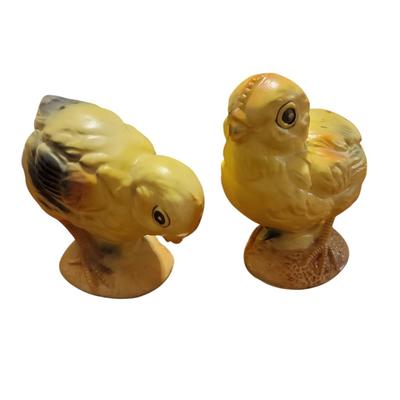 Vtg Yellow chicks salt and pepper shakers