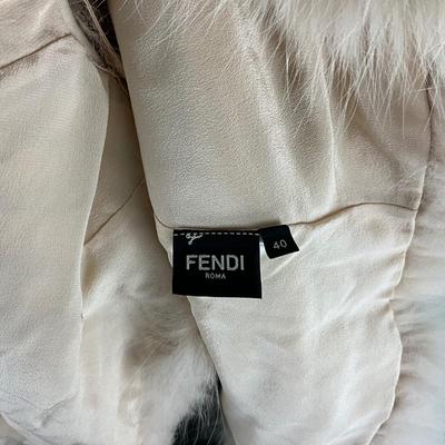 334 FENDI Pink Fur Shawl with Lace Collar Size 40