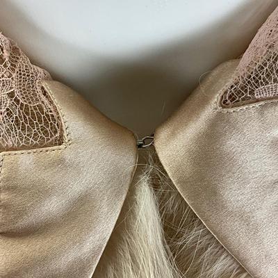 334 FENDI Pink Fur Shawl with Lace Collar Size 40