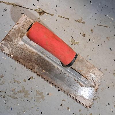 Large Bucket of Drywall & Grout Tools (B1-SD)