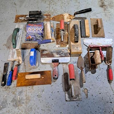 Large Bucket of Drywall & Grout Tools (B1-SD)