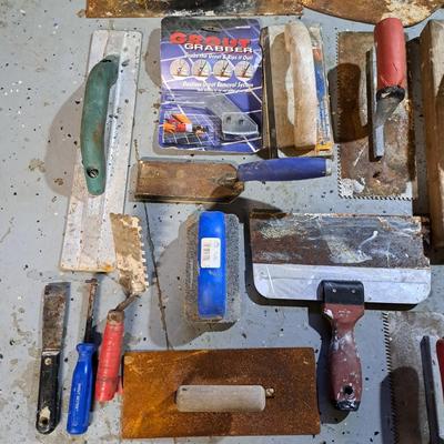 Large Bucket of Drywall & Grout Tools (B1-SD)