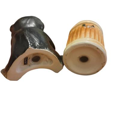Vtg Artmark bear holding trash can salt and pepper shakers