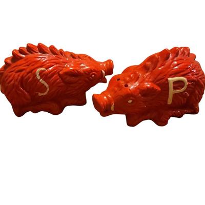 Vtg Lugene's japan Arkansas Razorbacks salt and pepper shakers