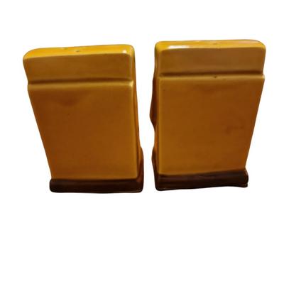 Vtg Las Vagas Slot machine salt and pepper shakers